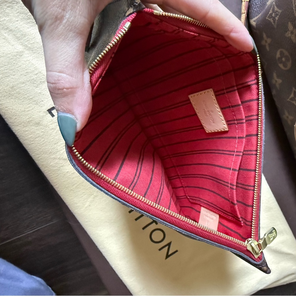 Authentic Louis Vuitton Neverfull MM - Picture 12 of 14